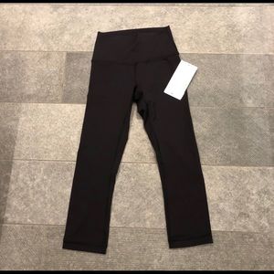Lulus wunder under 21” HR crop